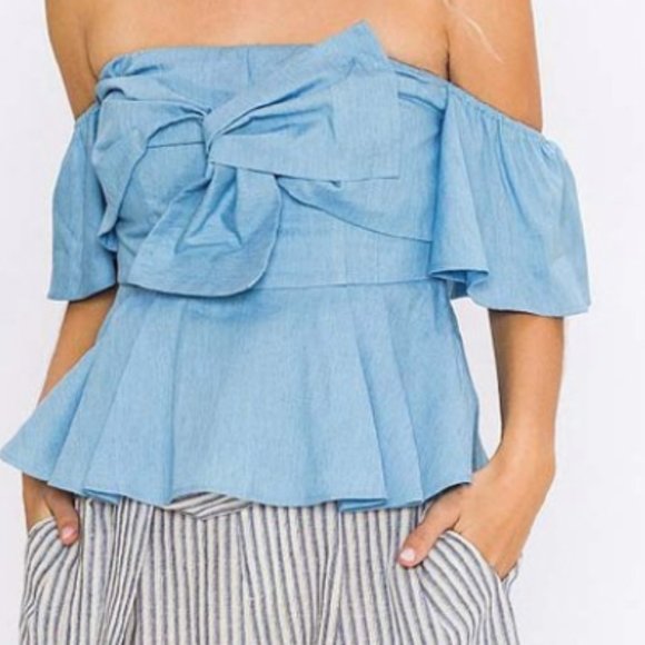 BNWT Off Shoulder Chambray Top Sz L - Picture 1 of 4